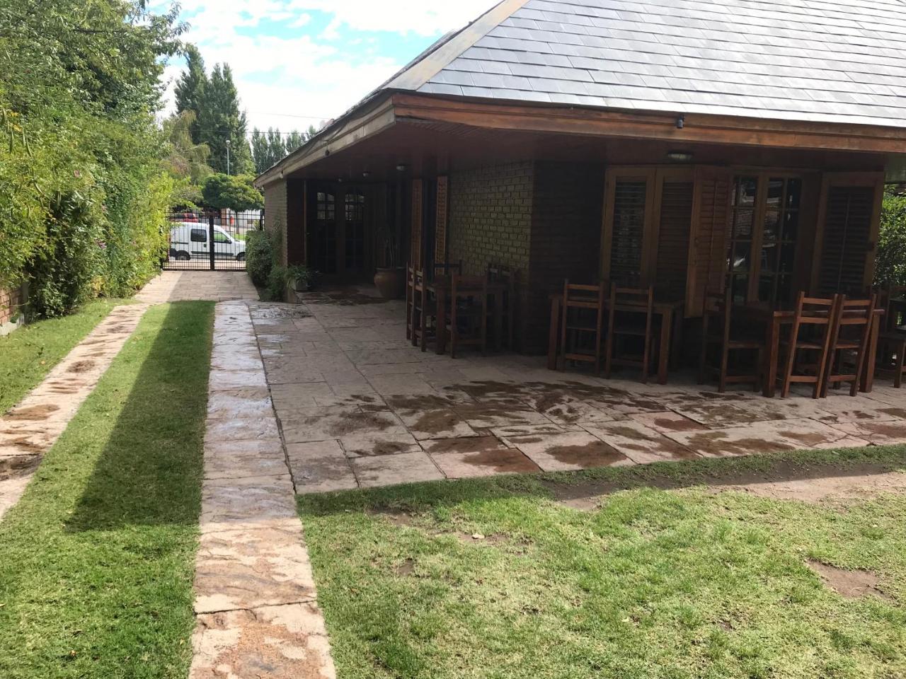 Hotel La Casona Del Rio Neuquén Exterior foto